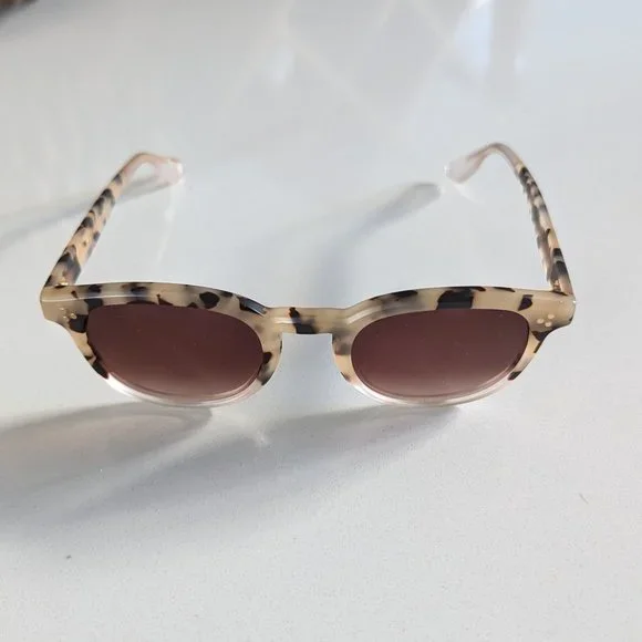 KREWE | Accessories | Krewe Sunglasses Connick Matte Oyster  display picture 3